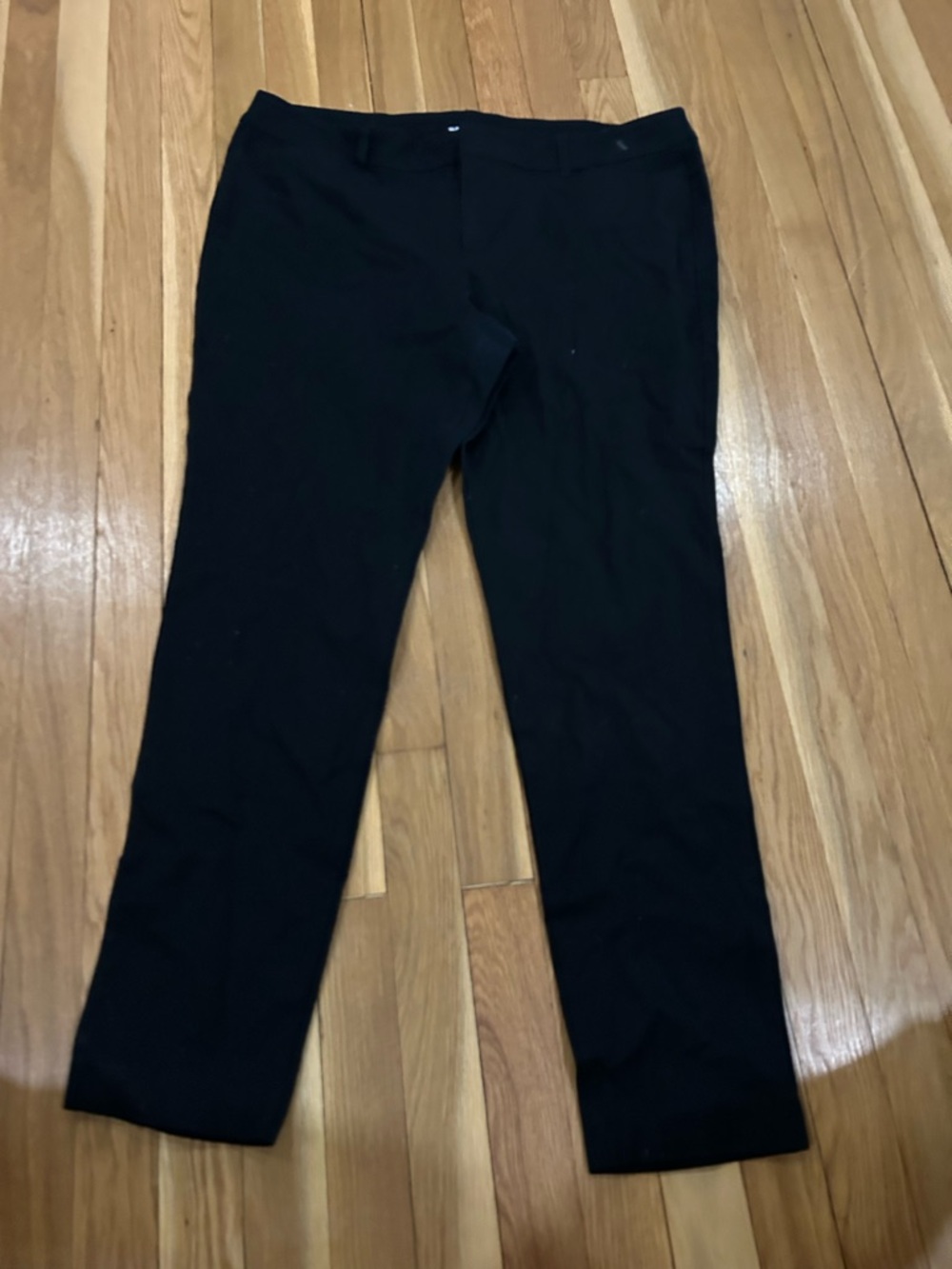 Used Old Navy Black Pixie Pants
Size 16
